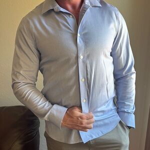 Banana Republic Men's Light Blue Dress Shirt